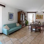 公寓 Casa Relax With Garden In Front Of The *