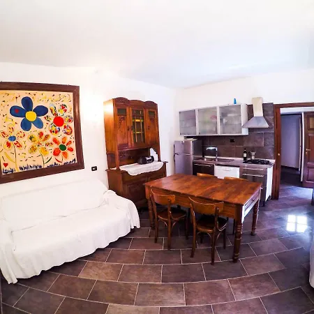Apartment La Casa Dei Pini *